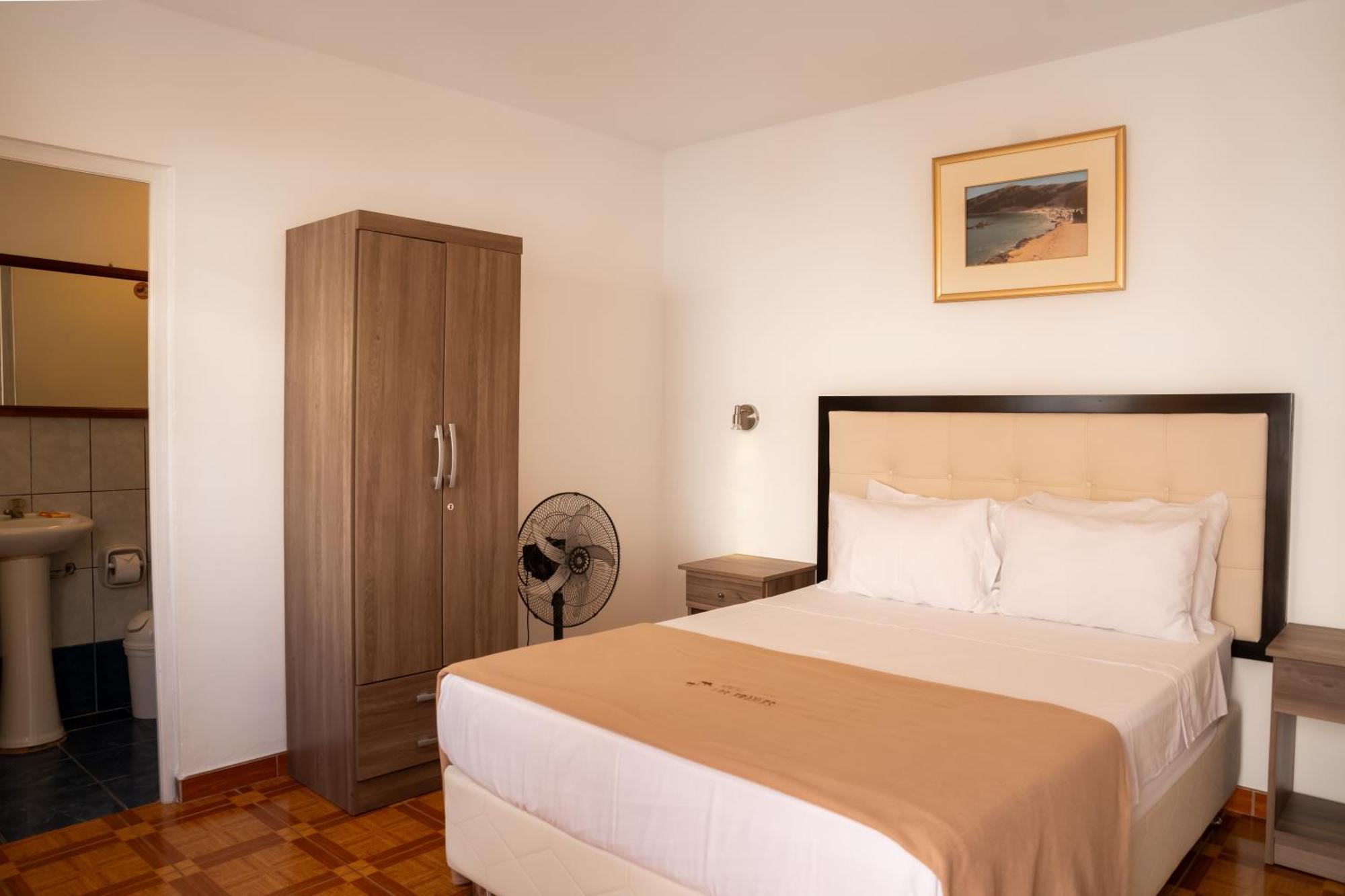 Hostal Los Frayles Paracas Exterior photo