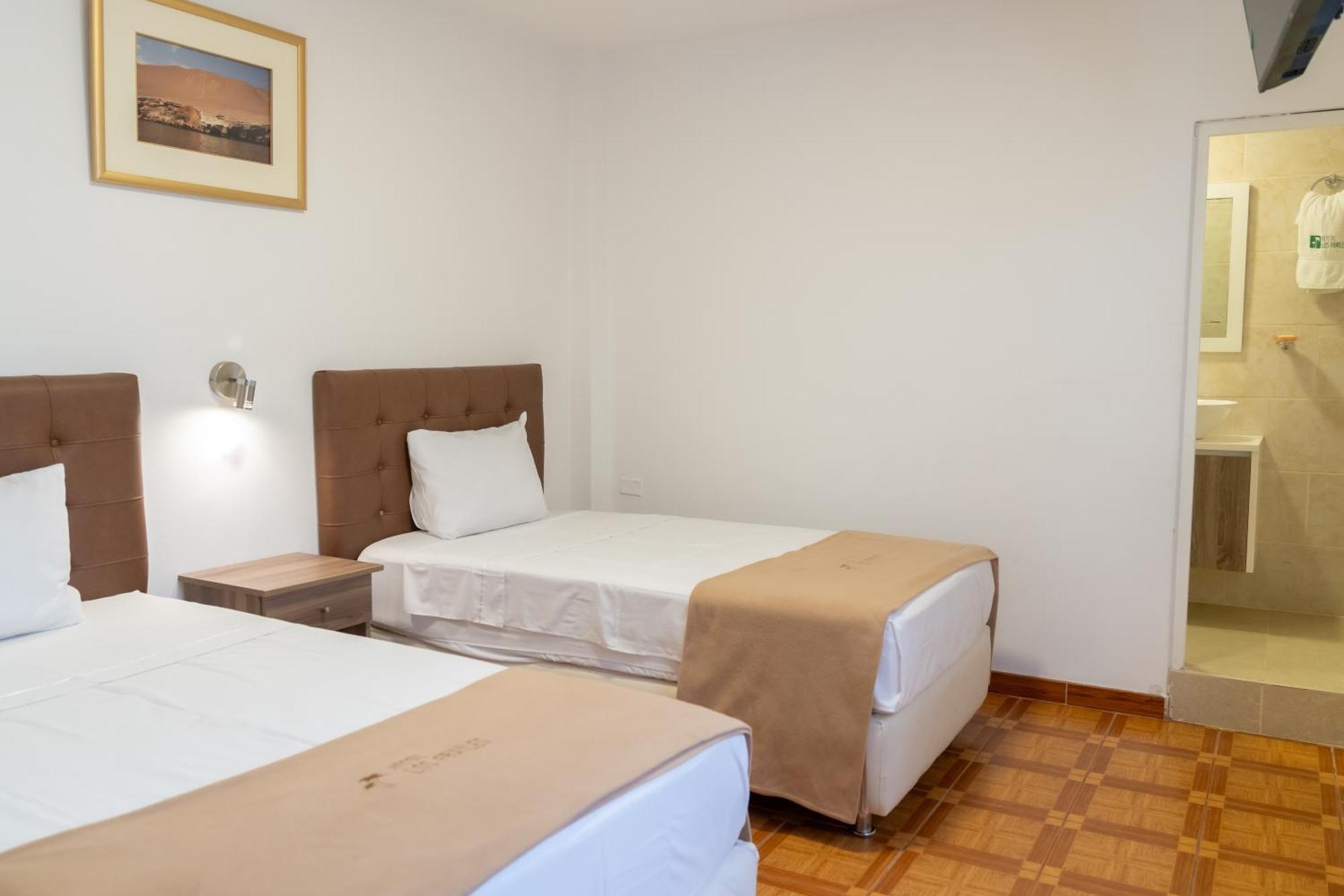 Hostal Los Frayles Paracas Exterior photo